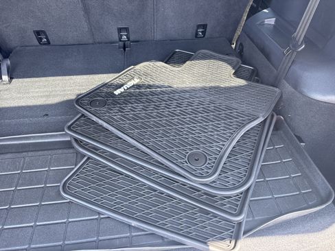 Used 2021 Volkswagen Tiguan SEL w/ 3rd Row Seat Package AWD/4WD image 8