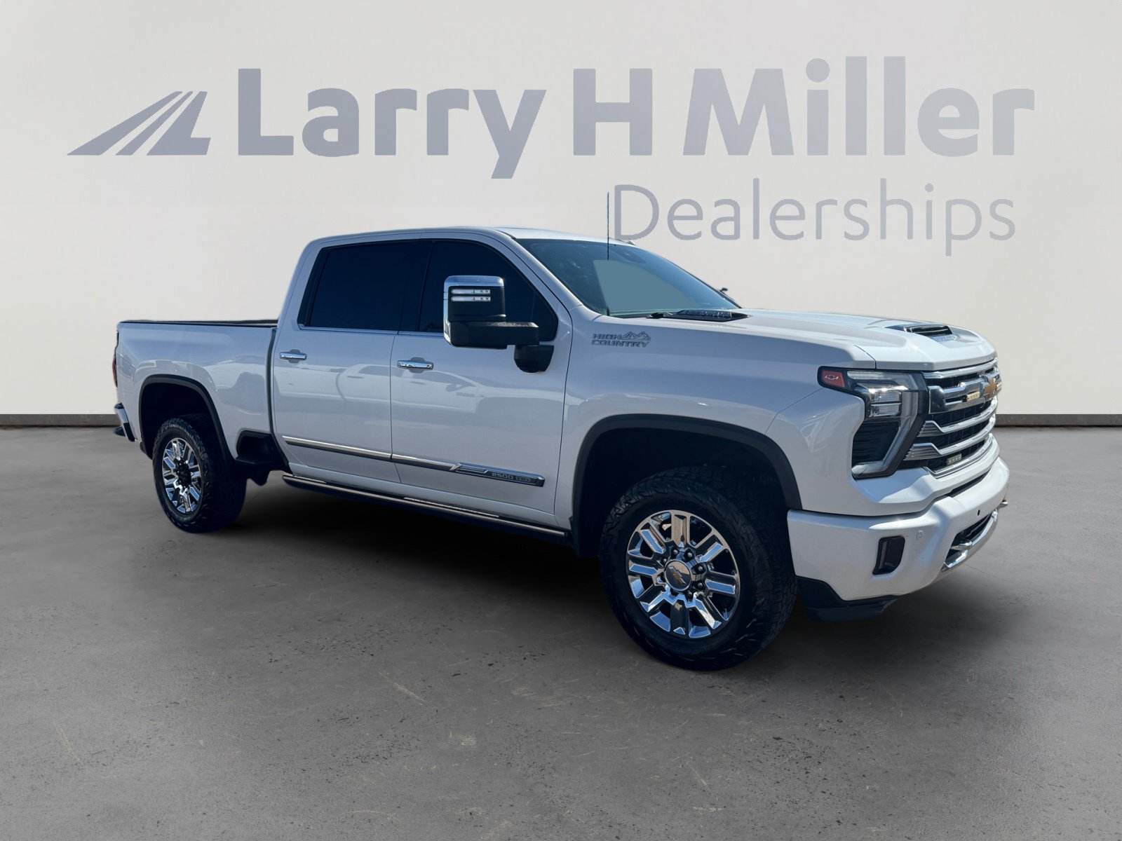 Used 2024 Chevrolet Silverado 2500 High Country w/ Technology Package AWD/4WD image 7