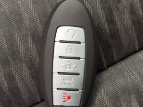 Used 2018 Nissan Rogue SV FWD image 9