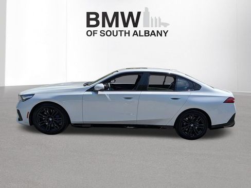 Used 2024 BMW 540i xDrive w/ M Sport Package AWD/4WD image 4