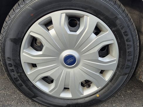 Used 2022 Ford Transit Connect XLT image 22