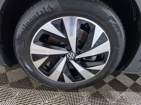 Used 2023 Volkswagen ID.4 Pro RWD image 9