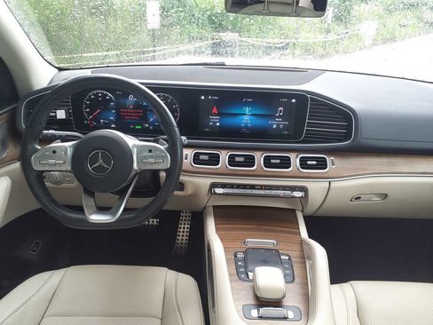 Used 2023 Mercedes-Benz GLS 450 4MATIC image 22