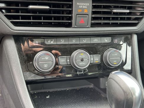 Used 2019 Volkswagen Jetta SE FWD image 18