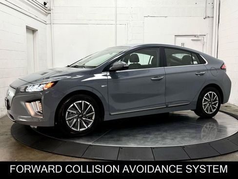 Used 2020 Hyundai Ioniq Limited FWD image 4