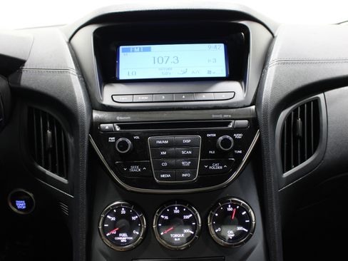 Used 2015 Hyundai Genesis 3.8 image 14