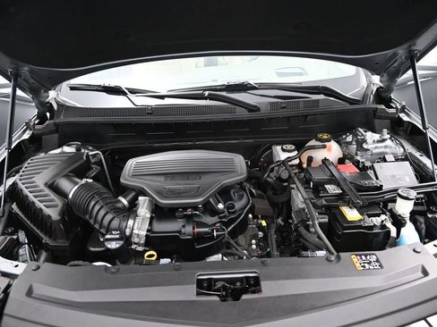 Certified 2024 Cadillac XT6 Premium Luxury w/ Technology Package AWD/4WD image 25