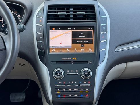 Used 2018 Lincoln MKC Reserve FWD image 22