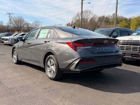 New 2026 Hyundai Elantra SE image 5