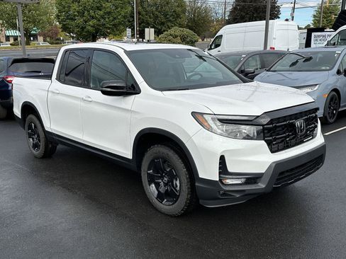 New 2026 Honda Ridgeline Black Edition image 2