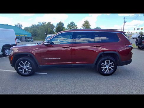 Used 2024 Jeep Grand Cherokee L Limited AWD/4WD image 5