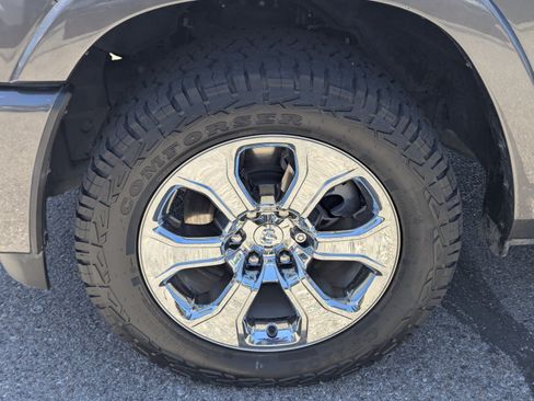Used 2025 RAM 1500 Big Horn AWD/4WD image 7