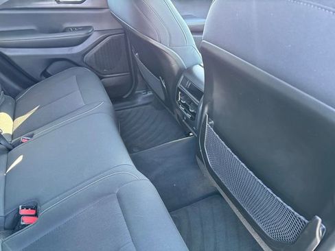 Certified 2023 Jeep Grand Cherokee Laredo w/ Luxury Tech Group I image 18