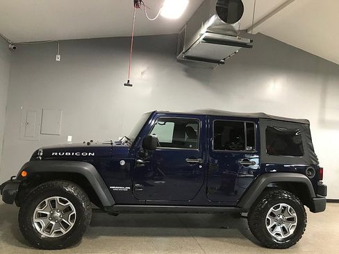 Used 2013 Jeep Wrangler Unlimited Rubicon w/ Connectivity Group image 6