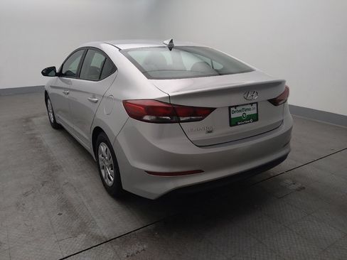 Used 2017 Hyundai Elantra SE w/ Cargo Package image 5