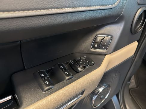 Used 2024 Ford Expedition Max Limited image 18