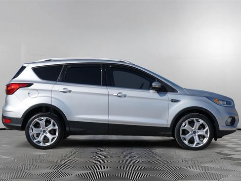 Certified 2019 Ford Escape Titanium FWD image 4