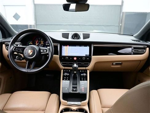 Used 2024 Porsche Macan image 20