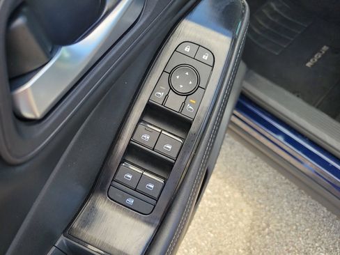 Used 2025 Nissan Rogue SV AWD/4WD image 15