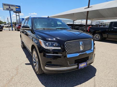 Used 2024 Lincoln Navigator L Reserve AWD/4WD image 2