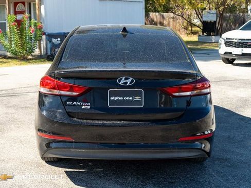 Used 2017 Hyundai Elantra SE image 7
