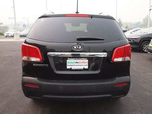 Used 2012 Kia Sorento LX w/ Convenience Pkg FWD image 2