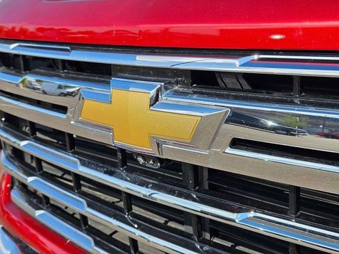 Used 2024 Chevrolet Silverado 2500 LTZ w/ LTZ Premium Package AWD/4WD image 10