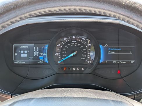 Used 2022 Ford Edge Titanium AWD/4WD image 19