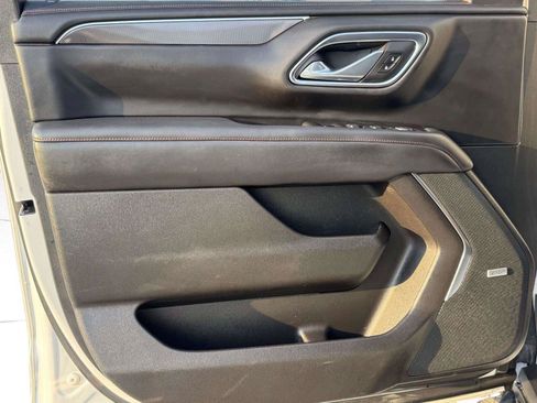 Used 2021 Chevrolet Tahoe RST w/ Luxury Package RWD image 19