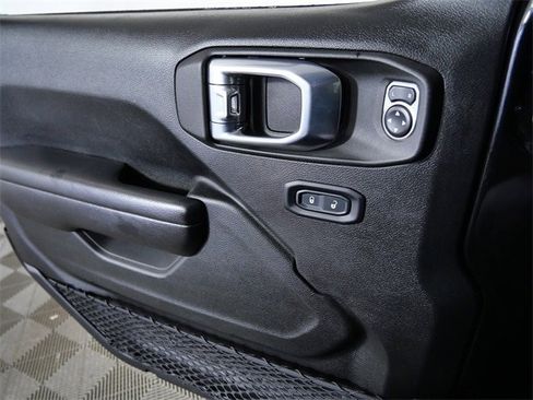 Used 2021 Jeep Wrangler Unlimited Sport image 27
