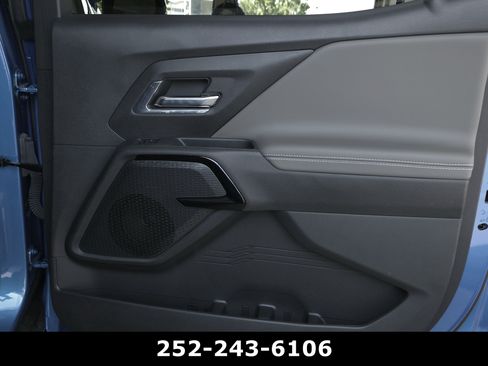 Used 2026 Chevrolet Silverado EV Trail Boss AWD/4WD image 44