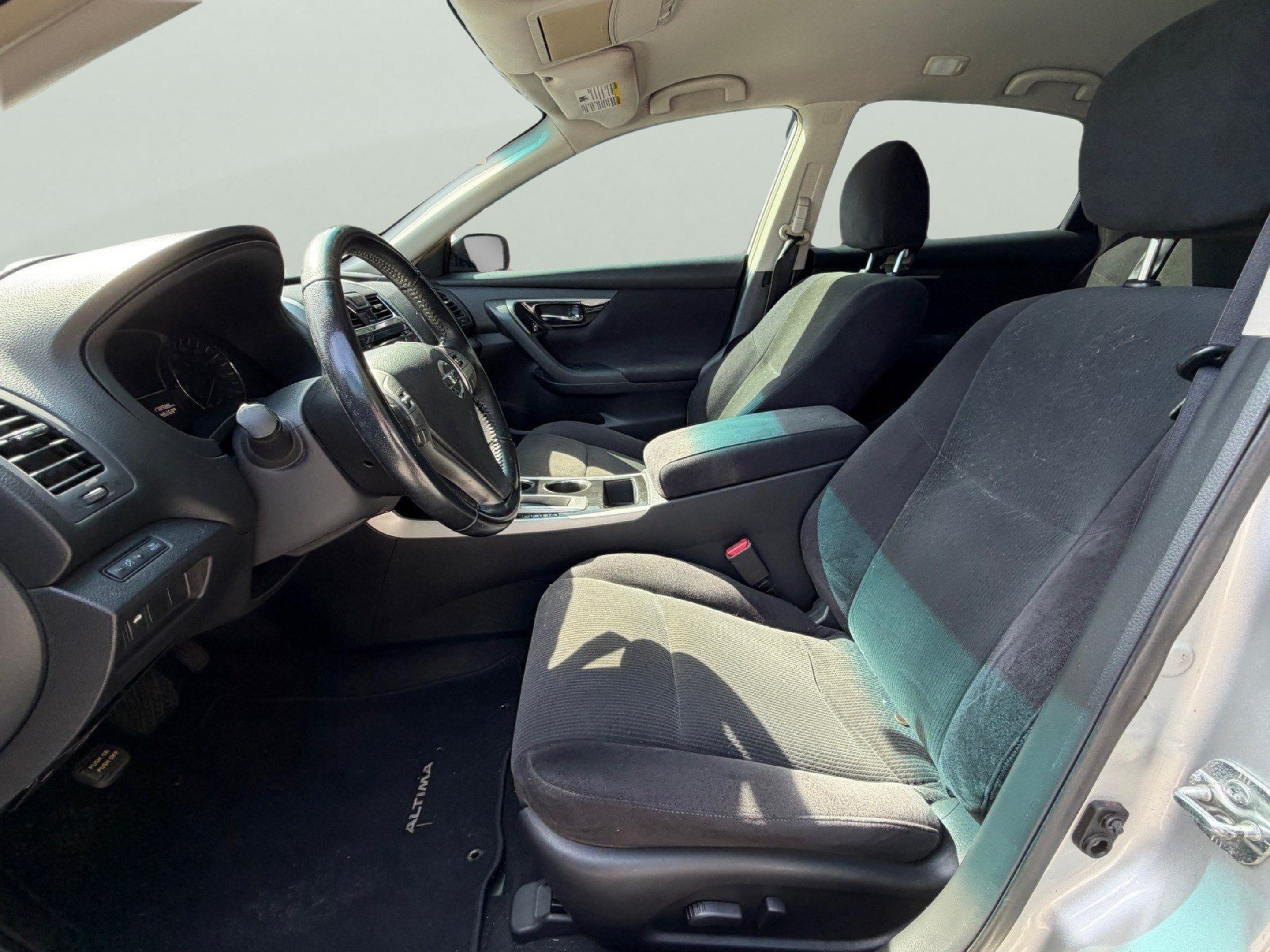 Used 2013 Nissan Altima 2.5 SV FWD image 6