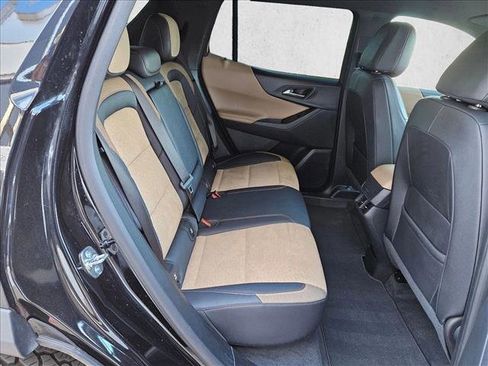 Used 2025 Chevrolet Equinox ACTIV w/ Safety and Technology Package image 20