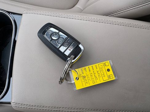 Used 2021 Lincoln Nautilus Reserve w/ Equipment Group 201A image 20