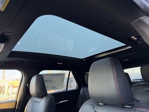 New 2026 Ford Explorer ST-Line w/ ST-Line Street Pack image 10