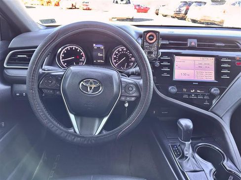 Used 2020 Toyota Camry SE image 28