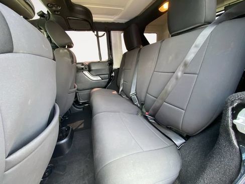 Used 2016 Jeep Wrangler Unlimited Sahara w/ Max Tow Package AWD/4WD image 13