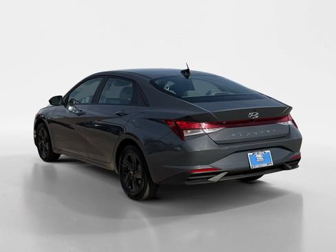 Certified 2023 Hyundai Elantra SEL image 3