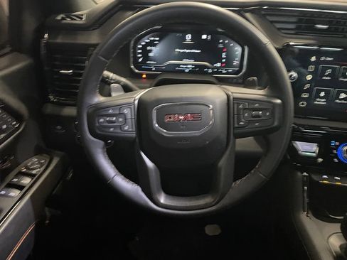 Used 2023 GMC Sierra 1500 AT4 w/ Technology Package AWD/4WD image 14