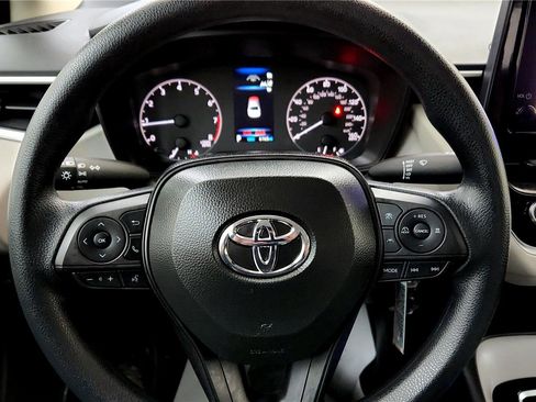 Certified 2025 Toyota Corolla LE image 18