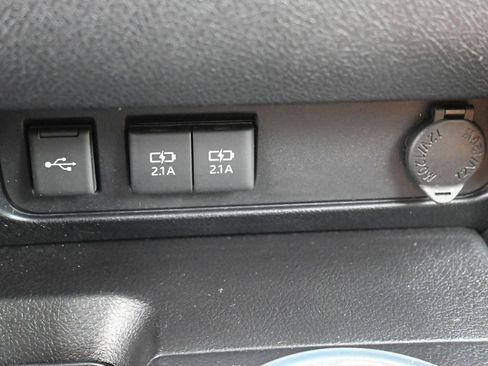 Certified 2021 Toyota Sequoia Platinum image 31