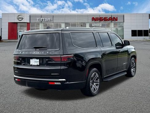 Used 2023 Jeep Wagoneer L Series II AWD/4WD image 7