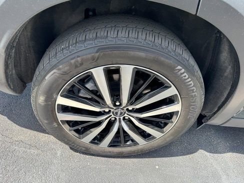 Used 2025 Nissan Pathfinder Platinum AWD/4WD image 4