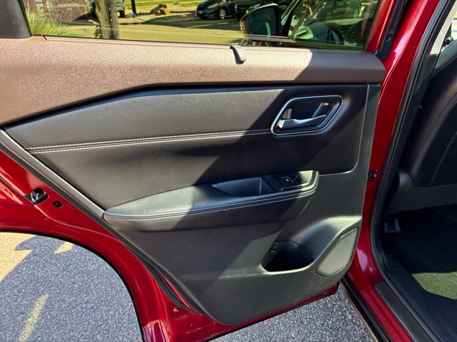 Certified 2023 Nissan Rogue Platinum w/ Platinum Premium Package AWD/4WD image 23