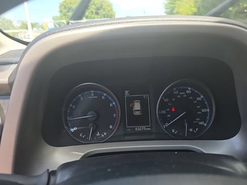 Used 2018 Toyota RAV4 XLE AWD/4WD image 16