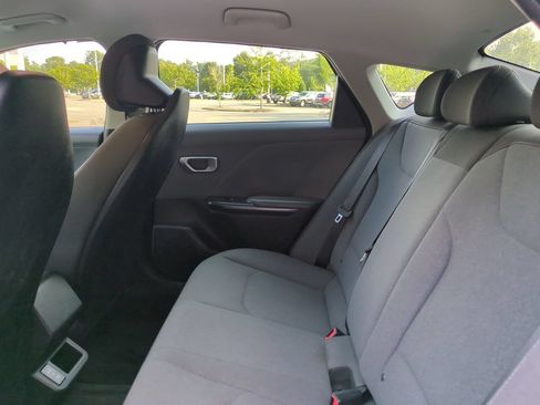 Used 2025 Kia K4 FWD image 13