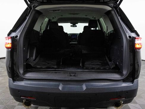 Used 2021 Chevrolet Traverse LT image 33