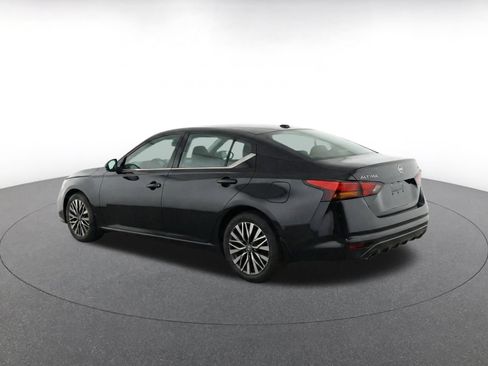 Used 2026 Nissan Altima 2.5 SV FWD image 7