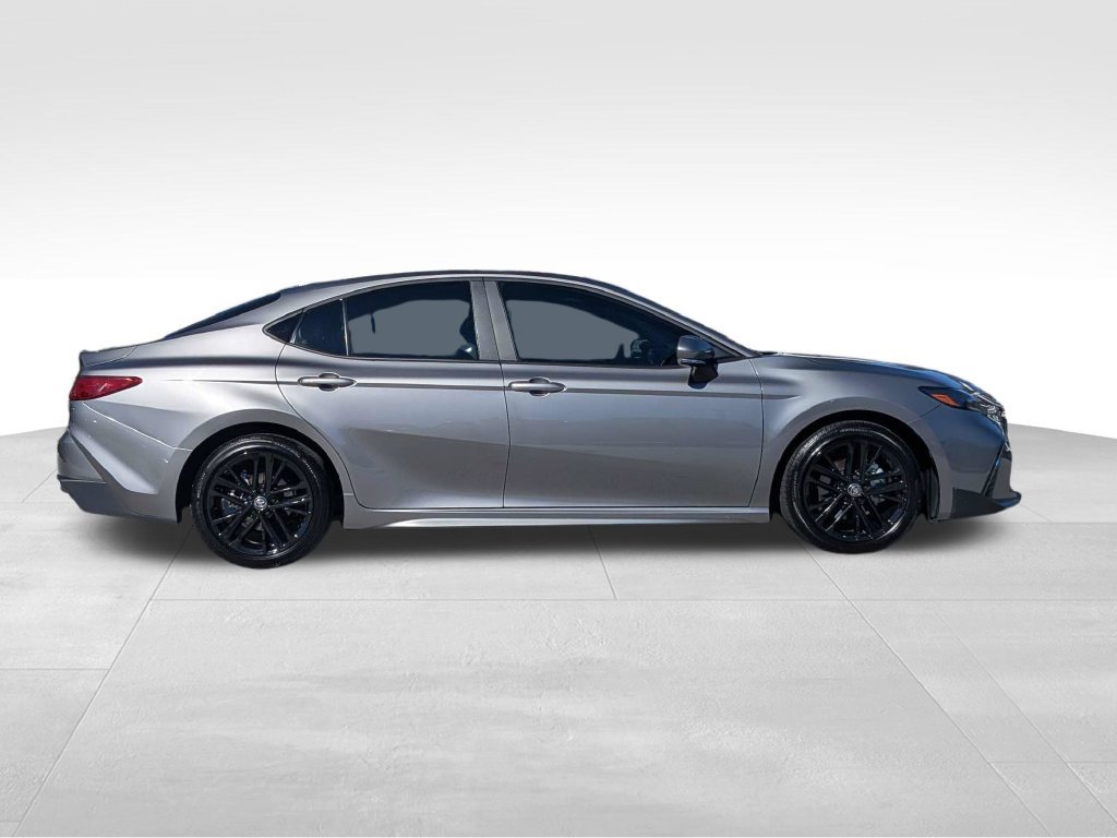 Used 2026 Toyota Camry SE FWD image 3