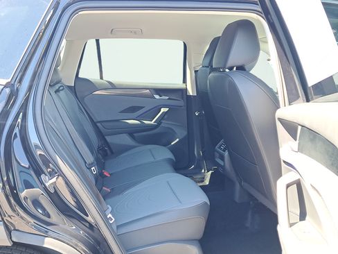 Used 2026 Volkswagen Tiguan SE AWD/4WD image 14